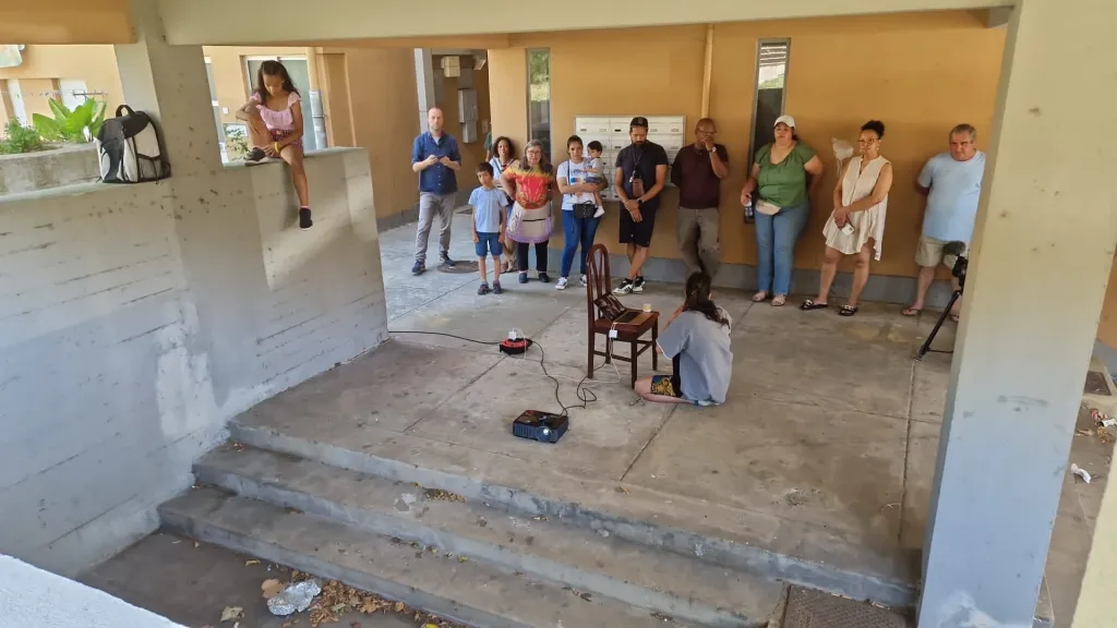 Crystal Beings Project + Mural presentation for residents of Zambujal Neighbourhood building 23.